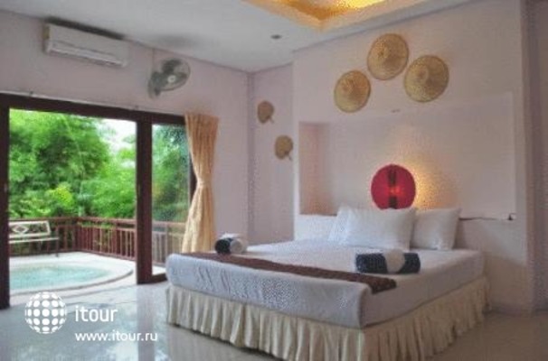 Maenamburi Resort 2