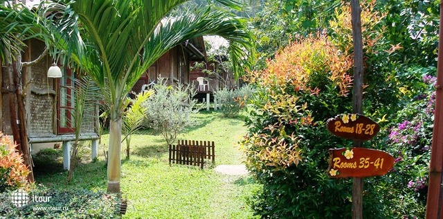 Tropical Garden Lounge Hotel & Resort 8