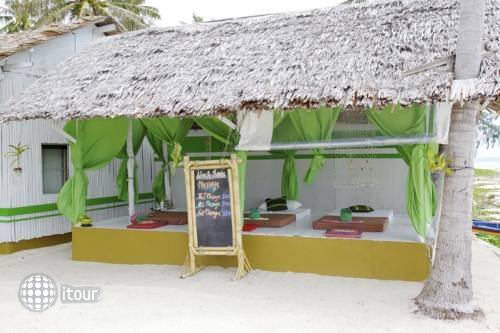 Lime N Soda Beachfront Resort 29