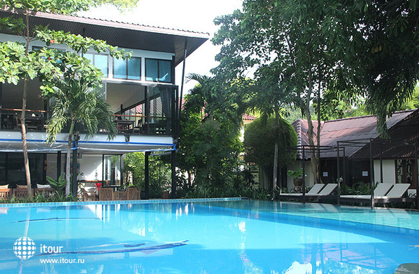 Phi Phi Villa Resort 12