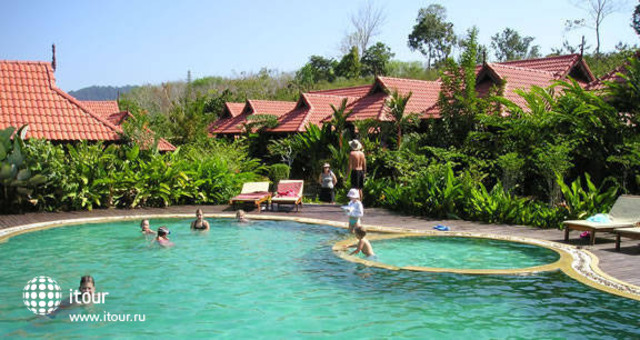 Chaw Ka Cher Tropicana Lanta Resort 25