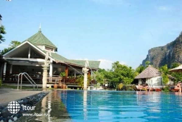 Peace Laguna Resort 14