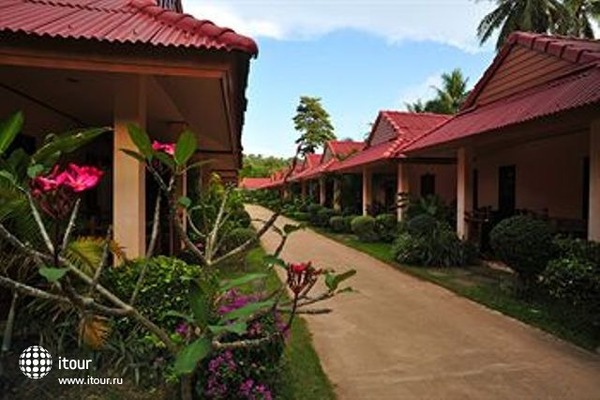 Lanta Pavilion Resort 17