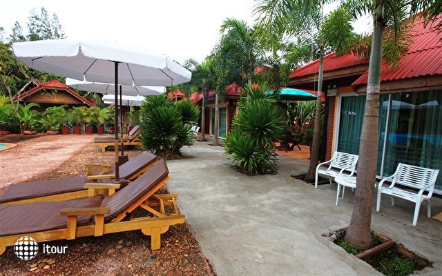 Green View Village Resort 18