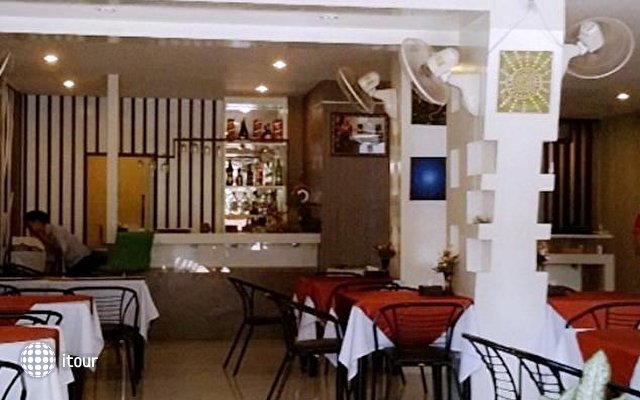 Panom Benja House Bar And Restaurant 9