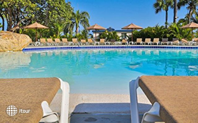 Lifestyle Tropical Beach Resort & Spa 20