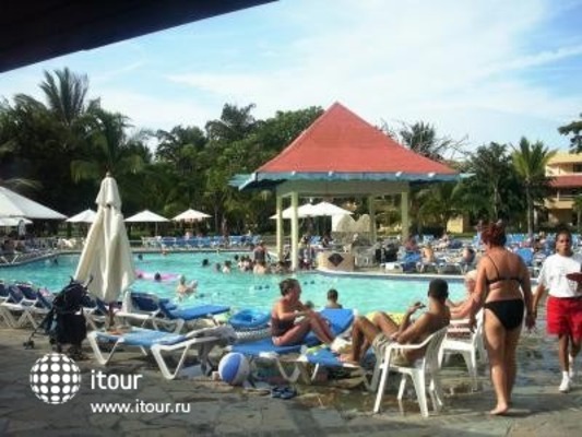 Fun Royale Beach Resort 7