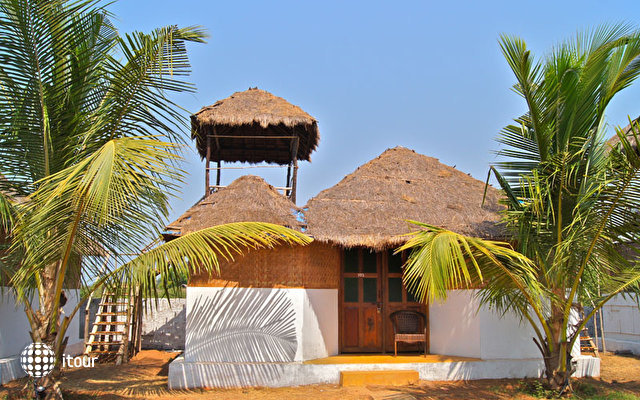 The Crib (ex. Pams Pirache Resort; Coco Resort) 2