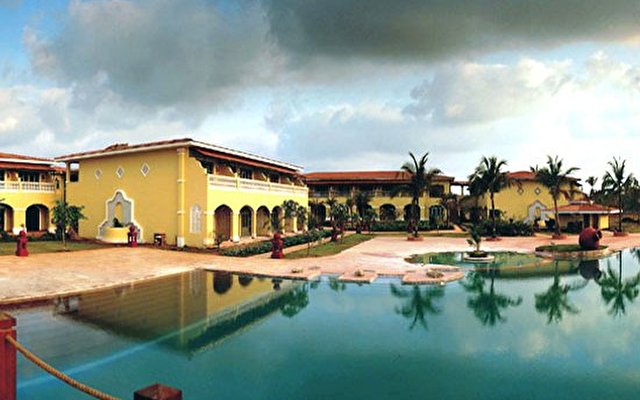 The Lalit Golf And Spa Resort 2