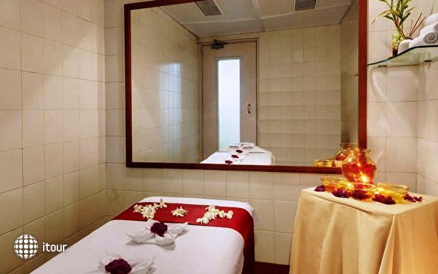 Kahinoor Continental (tulip Star Hotels) 13