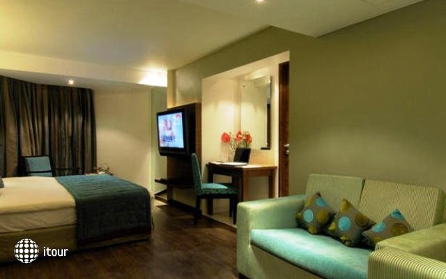 Ramee Guestline Hotel Juhu 15