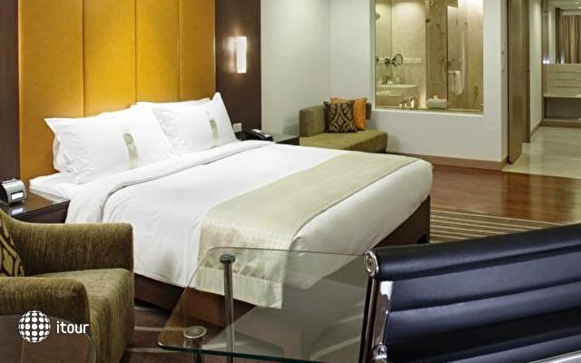 Holiday Inn Mumbai International Airport 27