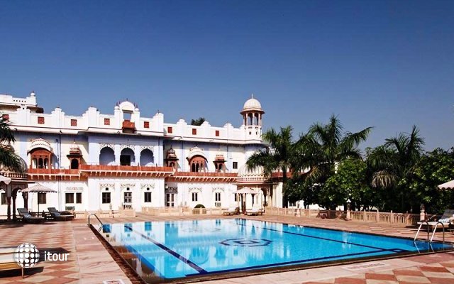 Laxmi Vilas Palace 18