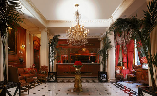 Chesterfield Mayfair A Red Carnation 1