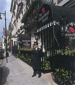 Chesterfield Mayfair A Red Carnation 16