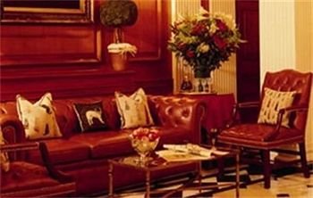 Chesterfield Mayfair A Red Carnation 22