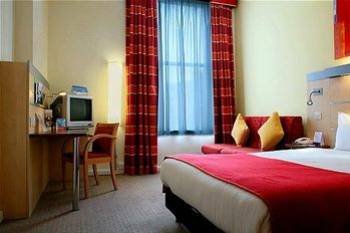 Holiday Inn Express Edinburgh City Centre 25