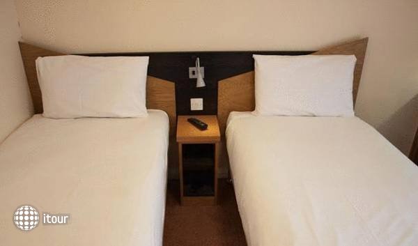 Comfort Inn Vauxhall 18