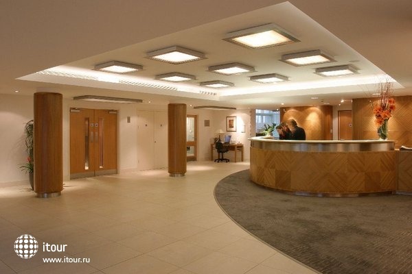 Ramada Hotel And Suites London Docklands 4