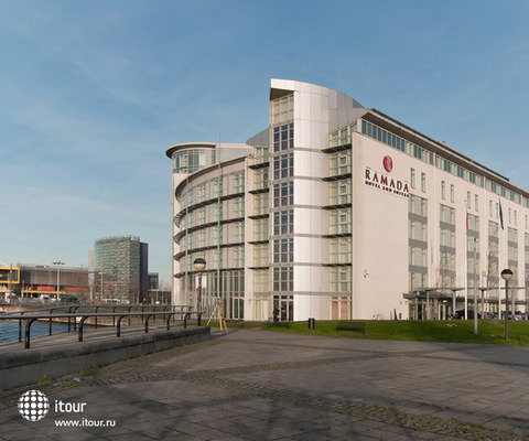 Ramada Hotel And Suites London Docklands 9