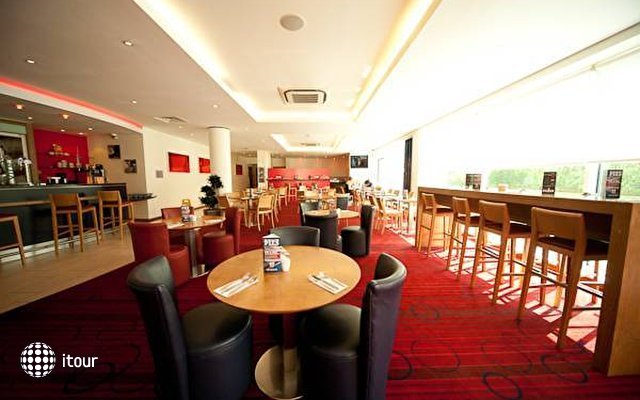 Ramada Encore London West 16