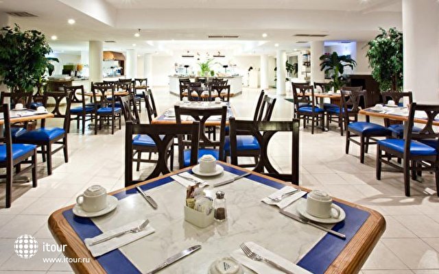 Holiday Inn Cancun-arenas 5