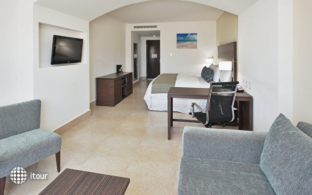 La Quinta Inn & Suites 17