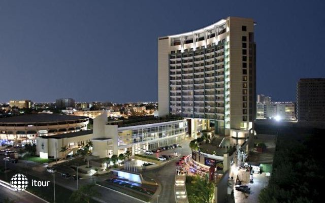 B2b Malecon Plaza Hotel & Convention Center 40