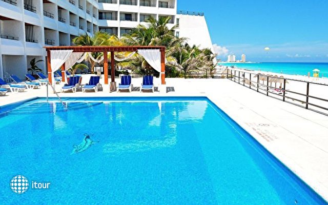 Flamingo Cancun Resort & Plaza 3