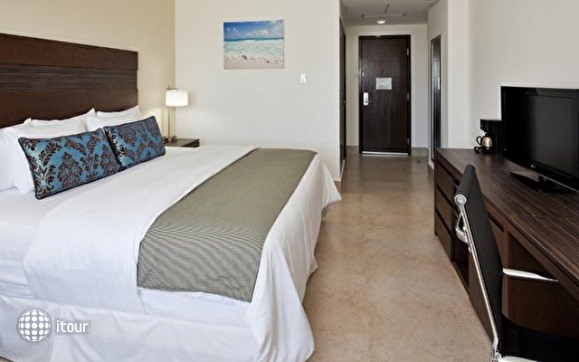 La Quinta Inn & Suites Cancun 12
