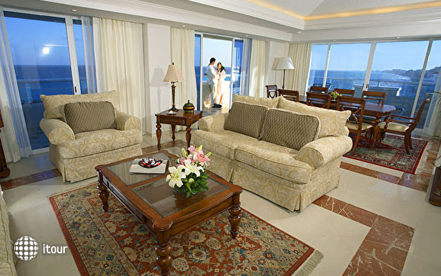 Gran Caribe Real Resort & Spa 10