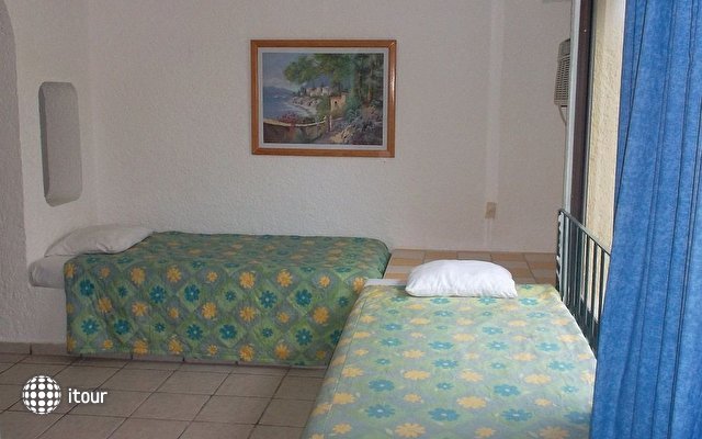Ikaro Suites Cancun 4