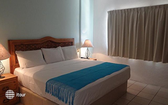 Emperador Vallarta Beachfront Hotel & Suites 12