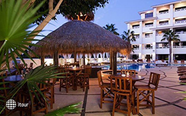 Bahia Hotel & Beach Club 11