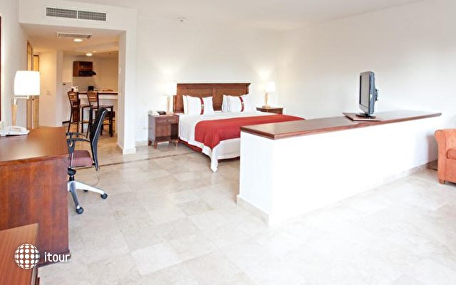 Holiday Inn Ixtapa 7