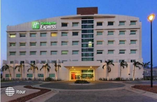 Holiday Inn Express Manzanillo 1