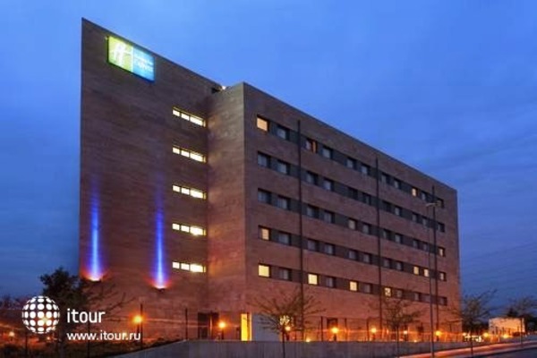 Holiday Inn Express Barcelona-sant Cugat 2