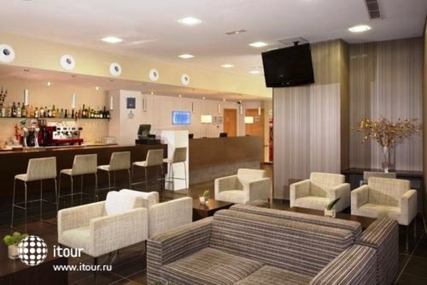 Holiday Inn Express Barcelona-sant Cugat 8