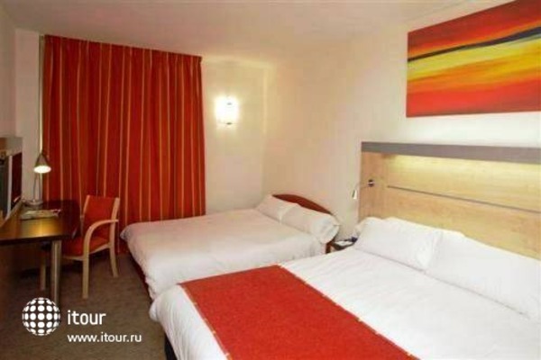 Holiday Inn Express Madrid-getafe 12