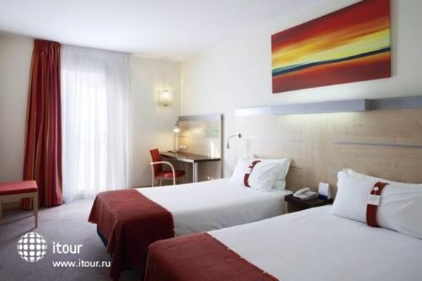 Holiday Inn Express Girona 18