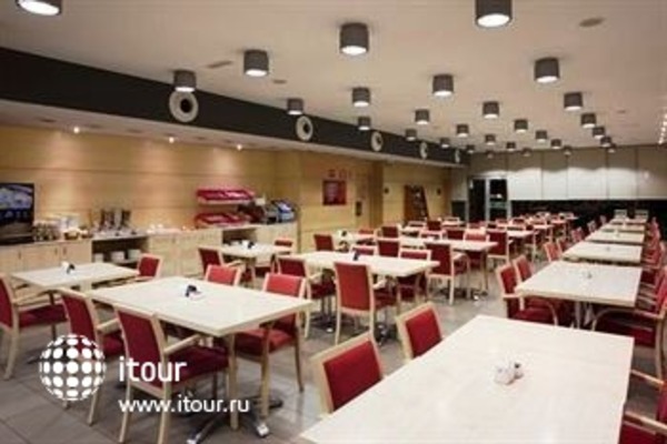 Holiday Inn Express Girona 35