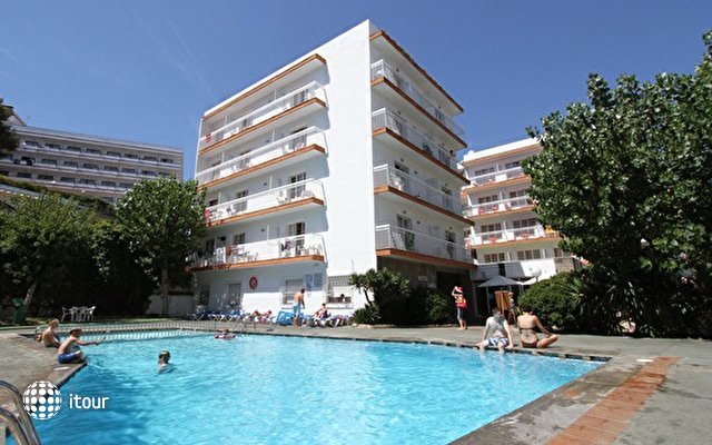 Hotel Villa Garbi 11