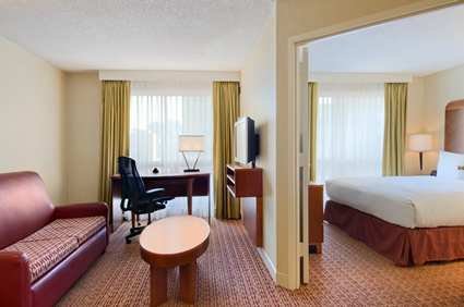 Hilton Suites Chicago/magnificent Mile Hotel 23