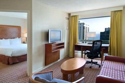 Hilton Suites Chicago/magnificent Mile Hotel 18