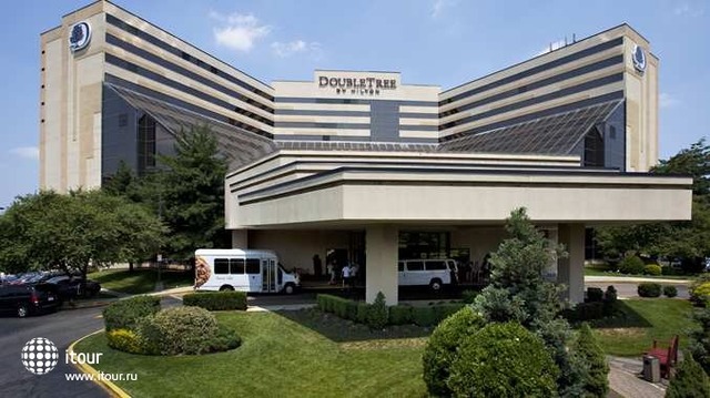 Doubletree By Hilton Hotel Newark Airport 1