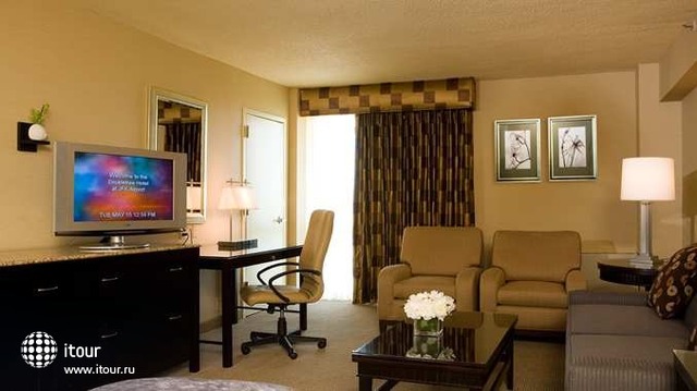 Doubletree By Hilton Hotel Jfk Airport 20
