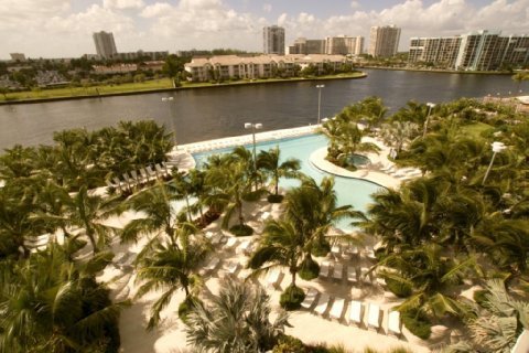 Crowne Plaza Hollywood Beach 11