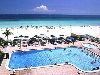 Ramada Plaza Marco Polo Beach Resort 20