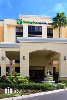 Holiday Inn Hotel & Suites 12