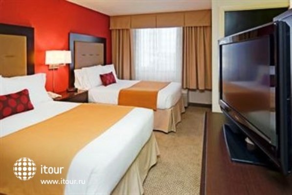Holiday Inn Hotel & Suites 21